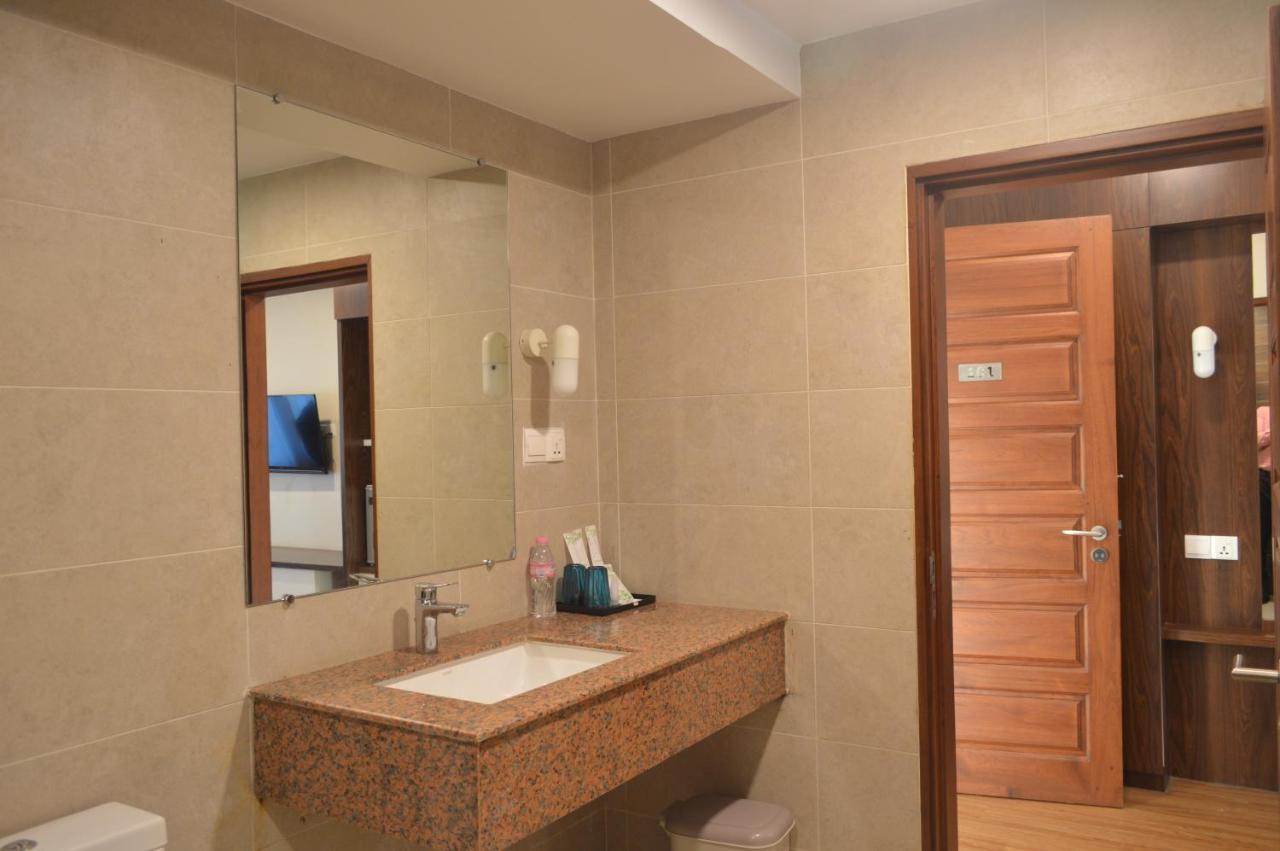 Airport Avenue Hotel Gyogon ภายนอก รูปภาพ